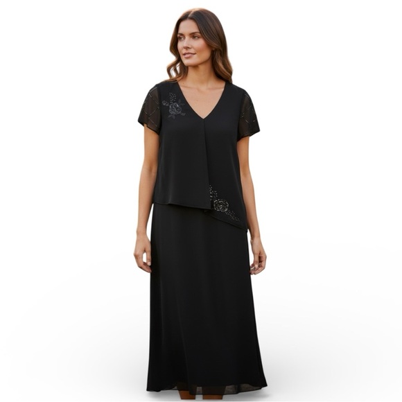 R&K Dresses & Skirts - R & K Originals Black Chiffon Dress Sz 12 Short Sleeve Round Neck Sequin Accent